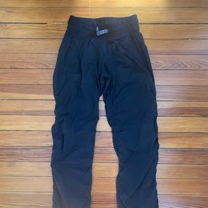 Ivivva Girls Size 10 Live to Move Pants, Black